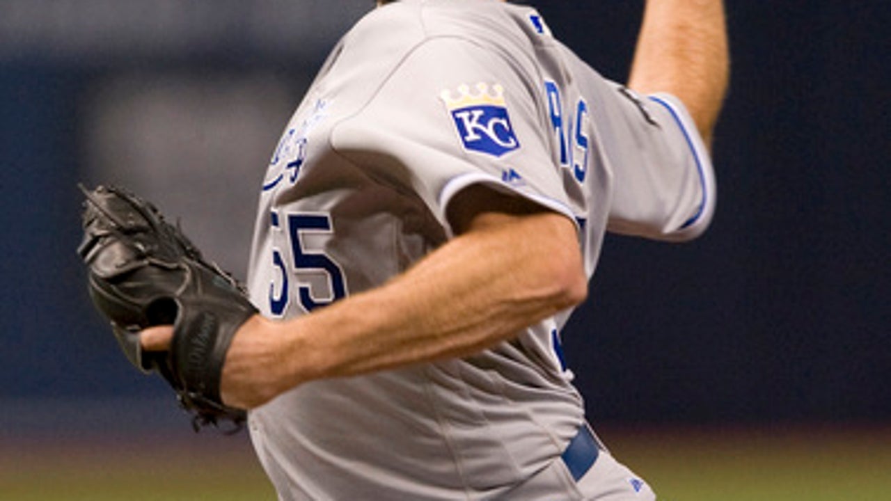 Royals pitcher Karns to have rib removed, out for season